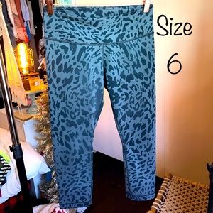 Lululemon Cheetah Crops